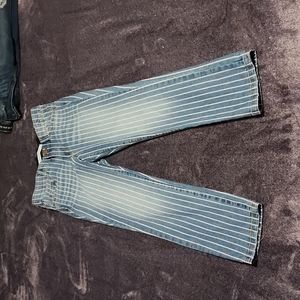 Ankle length red and white pin striped jeans size 6/28 vintage America brand